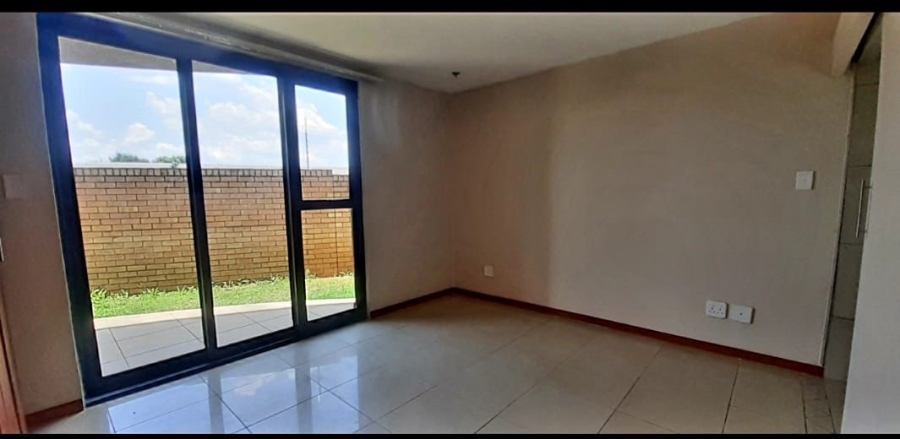 2 Bedroom Property for Sale in Rooihuiskraal North Gauteng