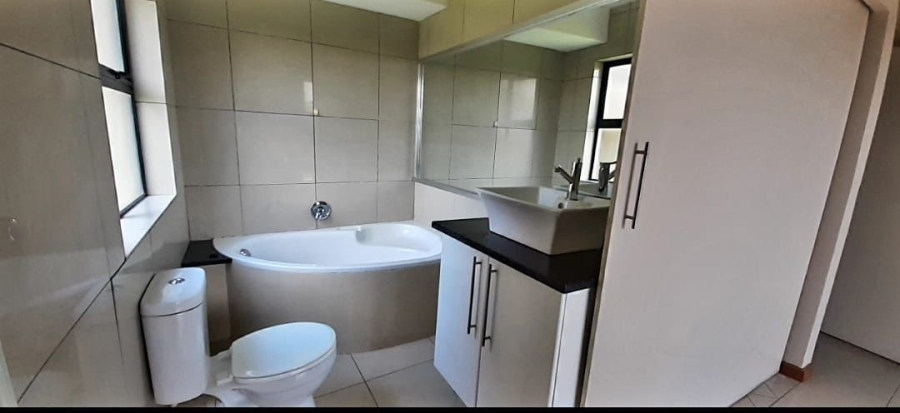 2 Bedroom Property for Sale in Rooihuiskraal North Gauteng