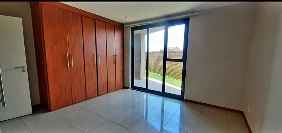 2 Bedroom Property for Sale in Rooihuiskraal North Gauteng