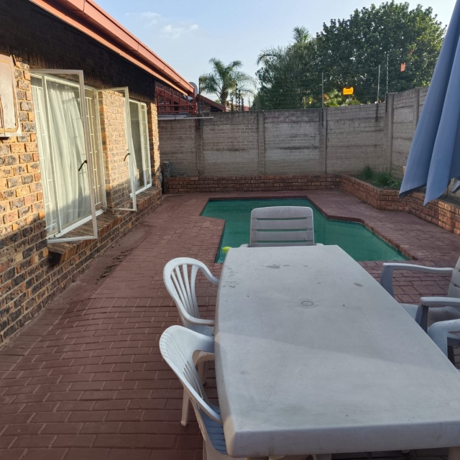 3 Bedroom Property for Sale in Edleen Gauteng