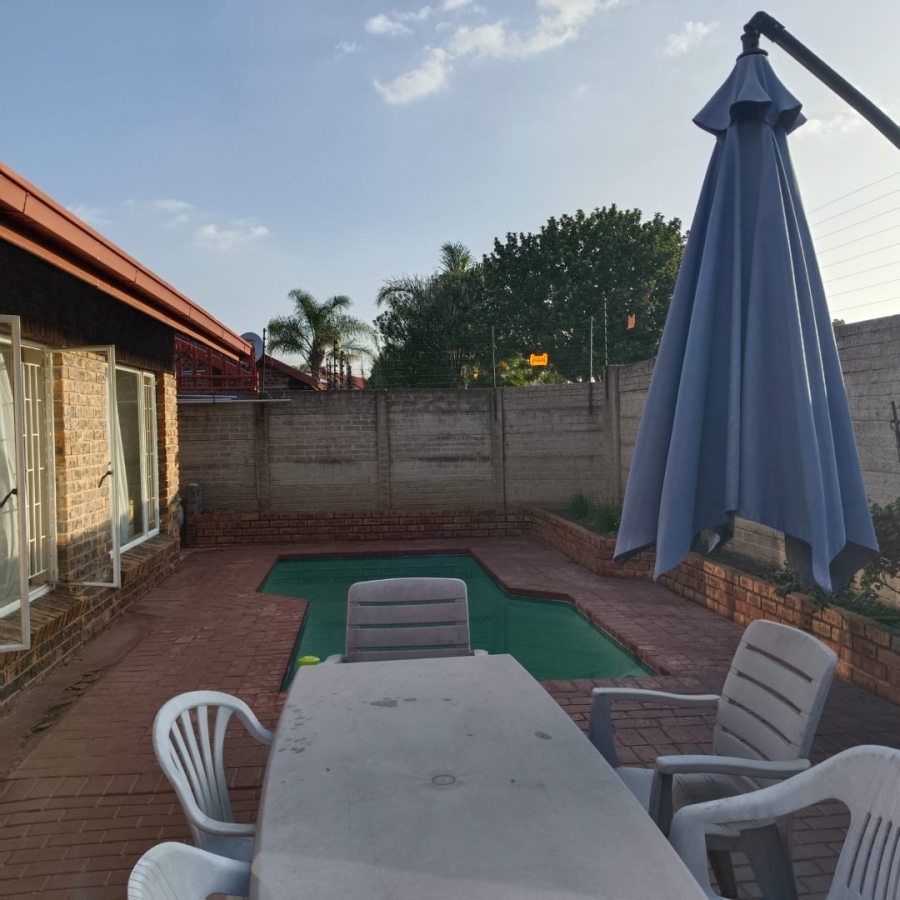 3 Bedroom Property for Sale in Edleen Gauteng
