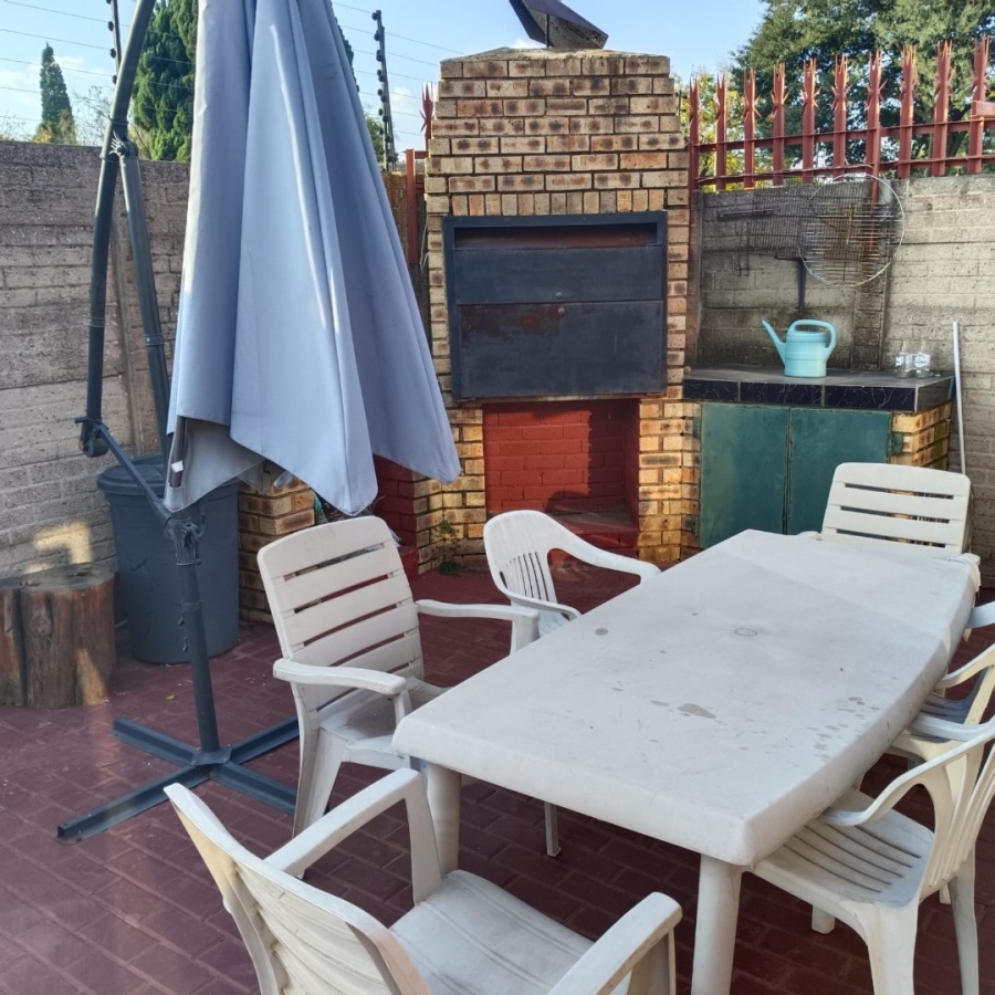3 Bedroom Property for Sale in Edleen Gauteng