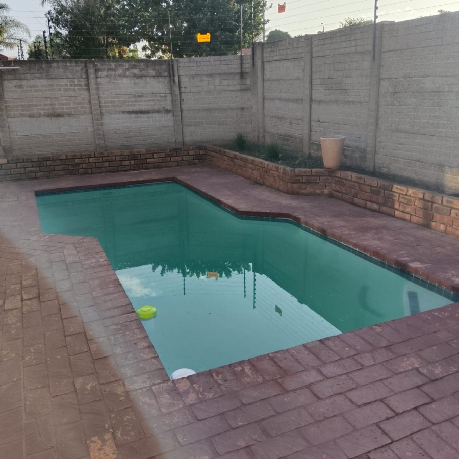 3 Bedroom Property for Sale in Edleen Gauteng