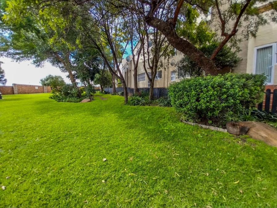2 Bedroom Property for Sale in Noordhang Gauteng