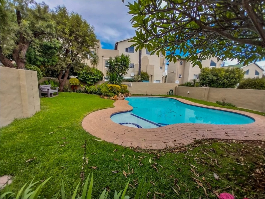 2 Bedroom Property for Sale in Noordhang Gauteng