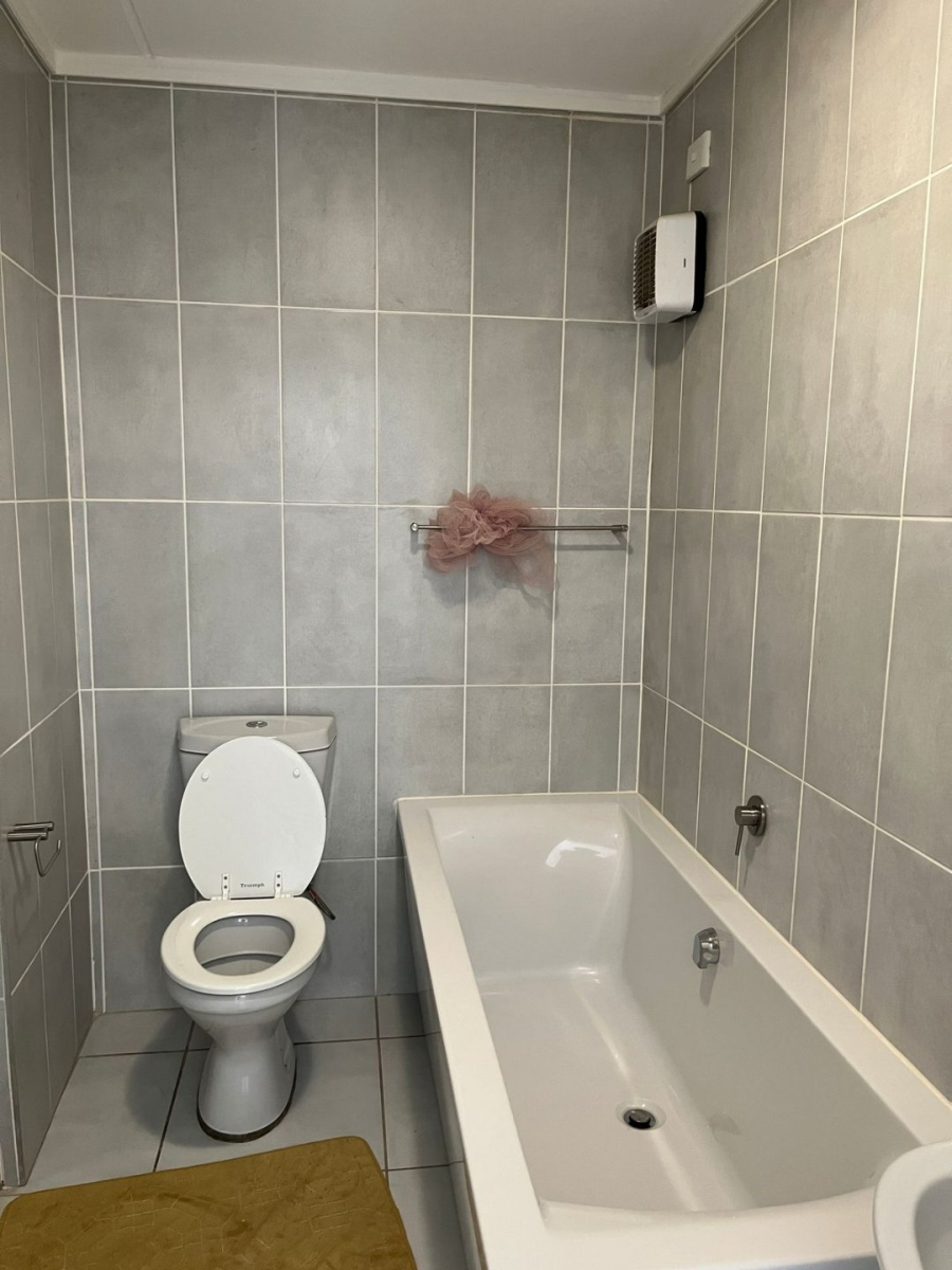 To Let 2 Bedroom Property for Rent in Mooikloof Ridge Gauteng