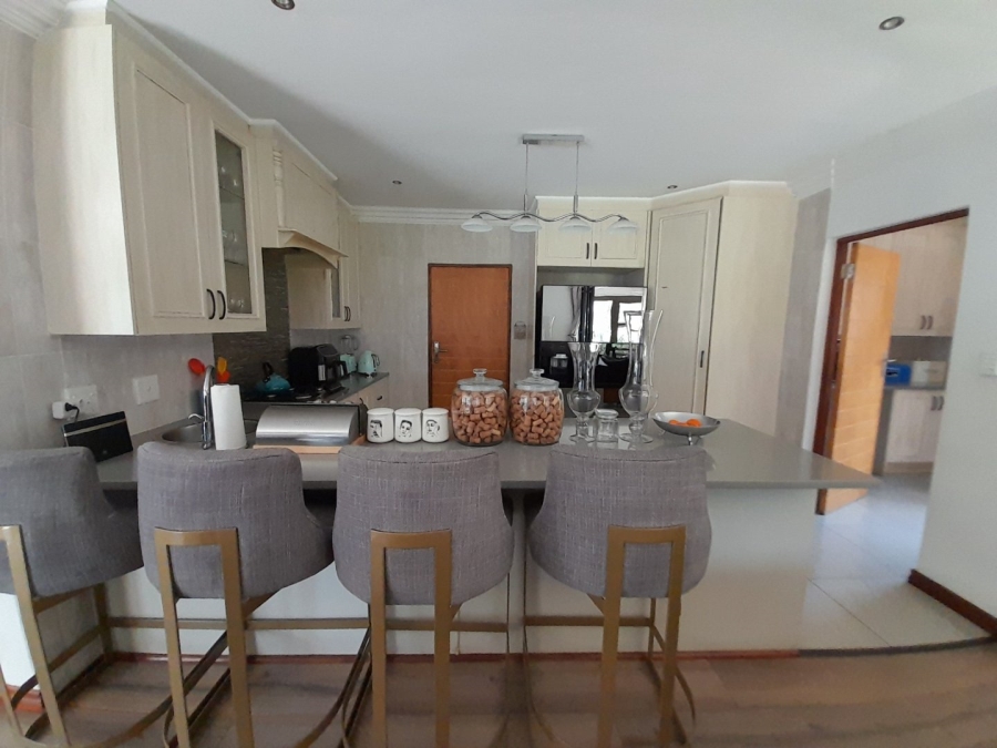 4 Bedroom Property for Sale in Midstream Hill Gauteng