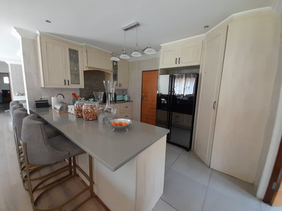 4 Bedroom Property for Sale in Midstream Hill Gauteng