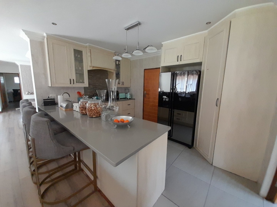 4 Bedroom Property for Sale in Midstream Hill Gauteng