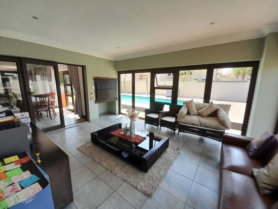 4 Bedroom Property for Sale in Midstream Hill Gauteng