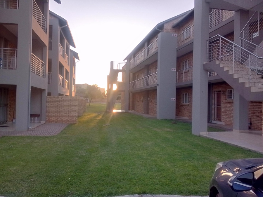 2 Bedroom Property for Sale in Monavoni Gauteng