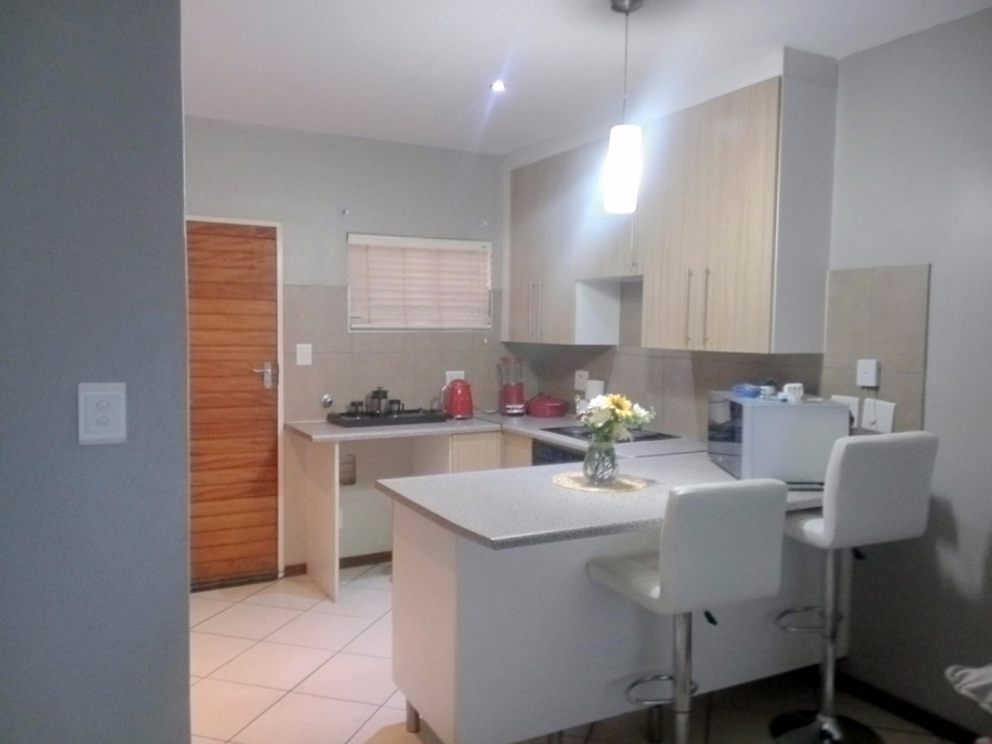 2 Bedroom Property for Sale in Monavoni Gauteng