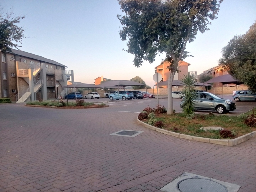 2 Bedroom Property for Sale in Monavoni Gauteng
