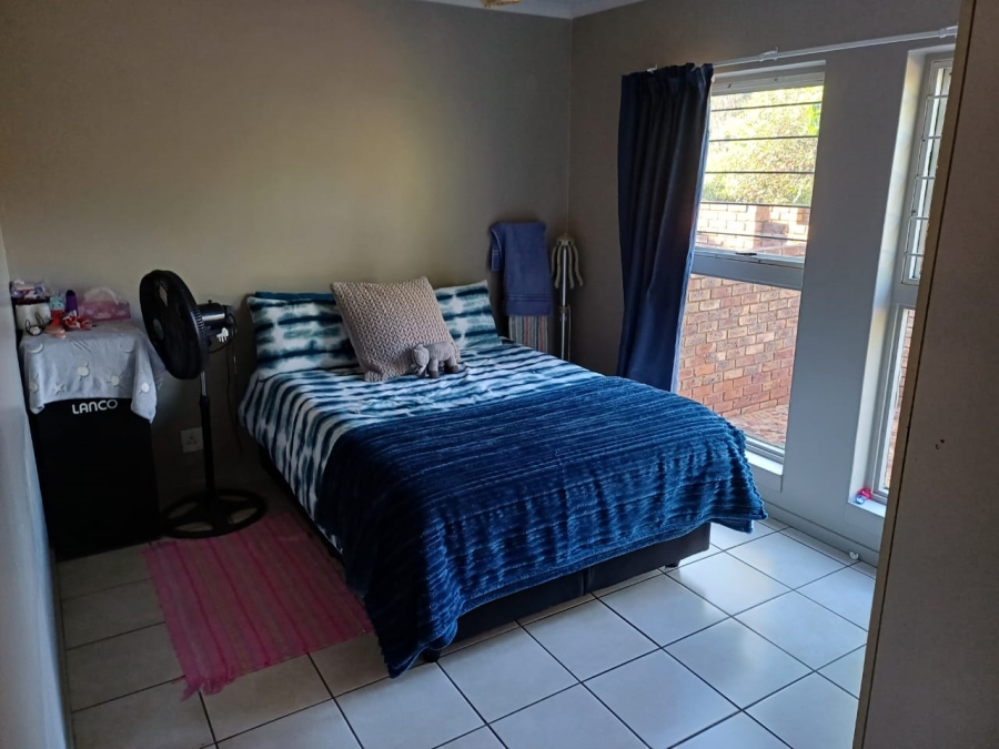 2 Bedroom Property for Sale in Die Hoewes Gauteng