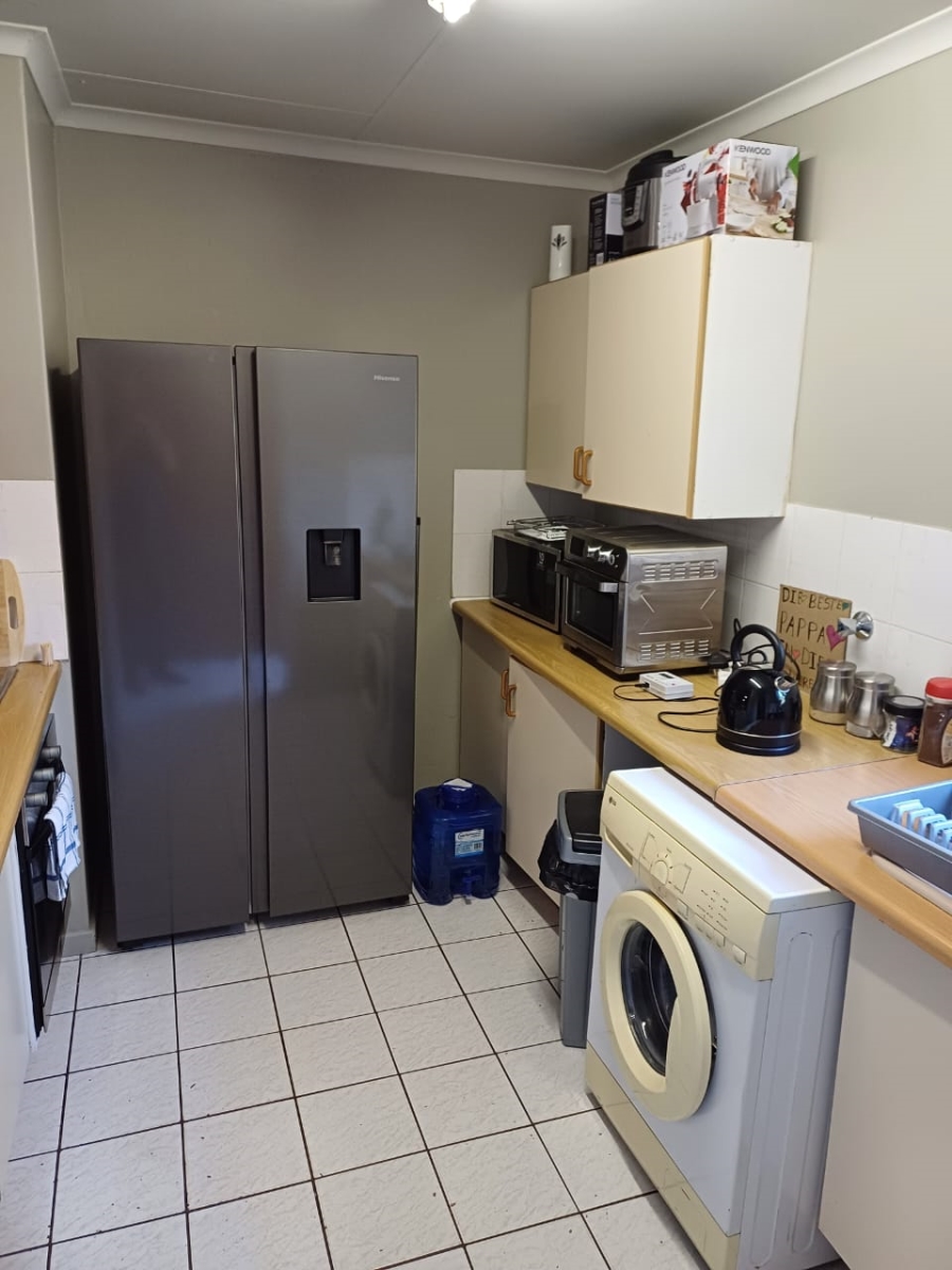 2 Bedroom Property for Sale in Die Hoewes Gauteng