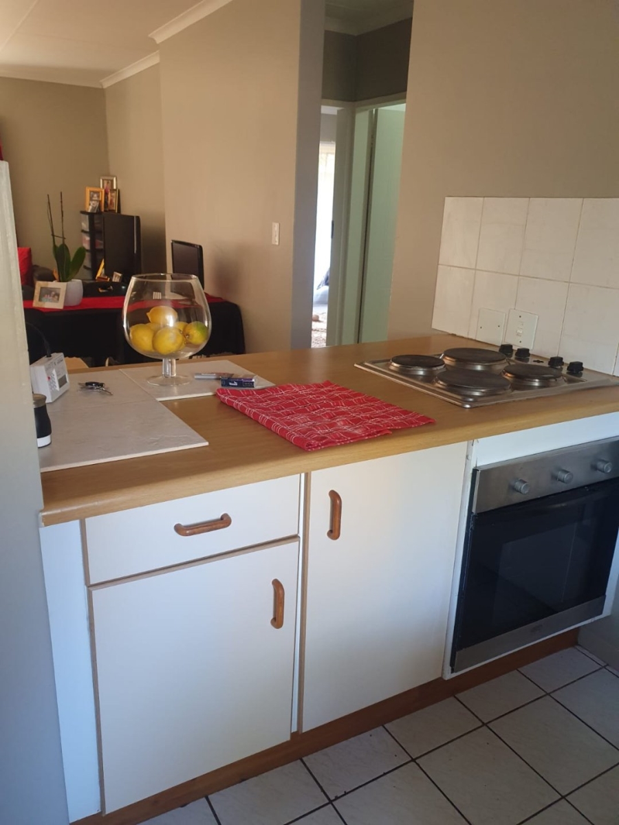 2 Bedroom Property for Sale in Die Hoewes Gauteng