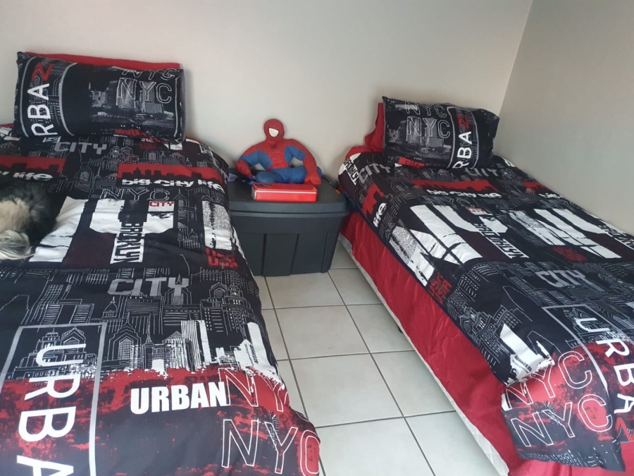 2 Bedroom Property for Sale in Die Hoewes Gauteng