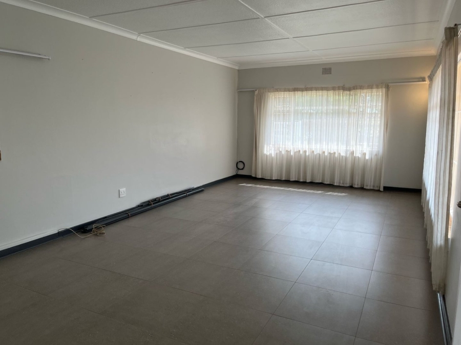 To Let 3 Bedroom Property for Rent in Farrarmere Gauteng