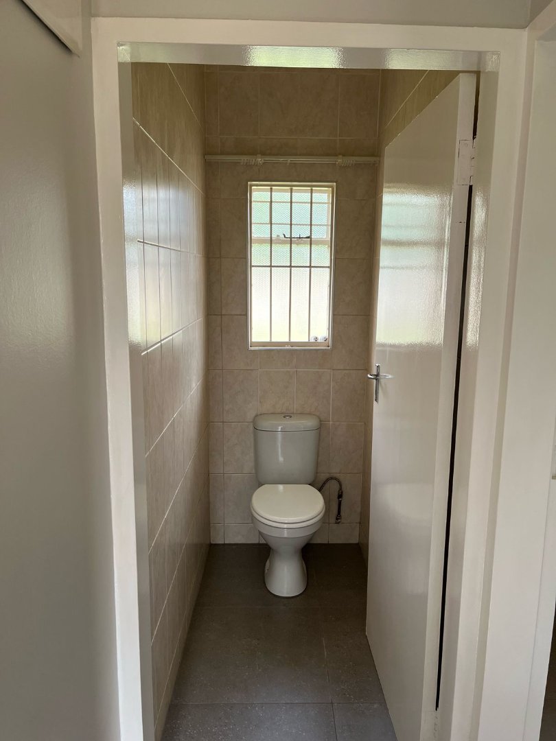 To Let 3 Bedroom Property for Rent in Farrarmere Gauteng