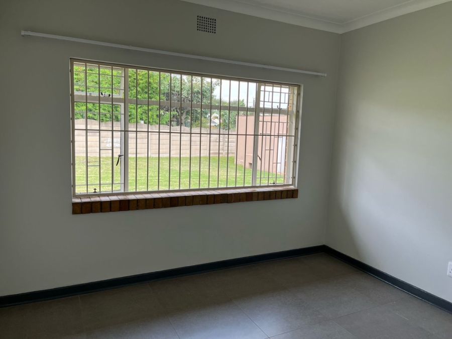 To Let 3 Bedroom Property for Rent in Farrarmere Gauteng