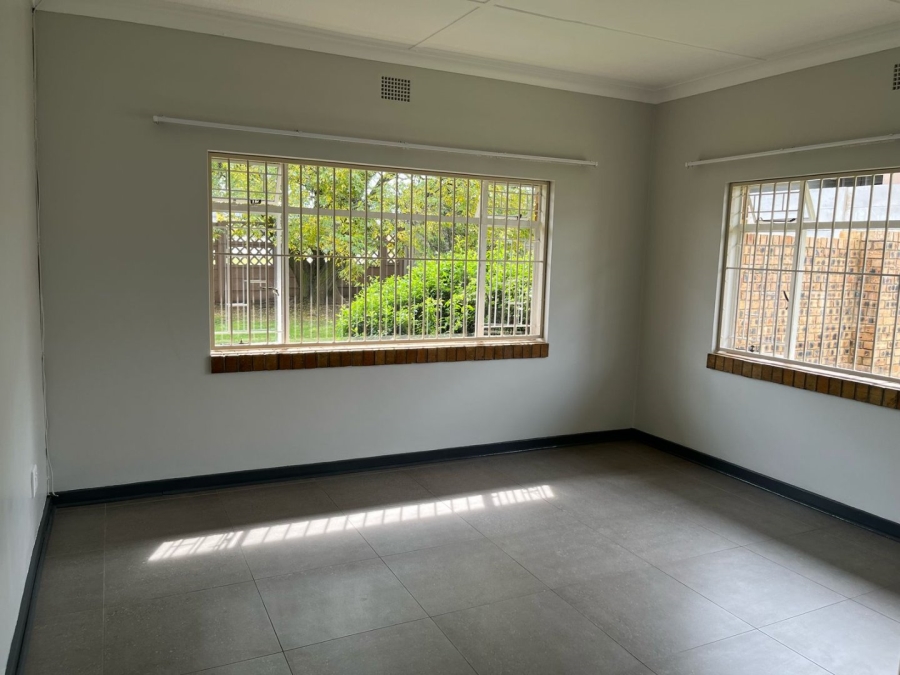 To Let 3 Bedroom Property for Rent in Farrarmere Gauteng