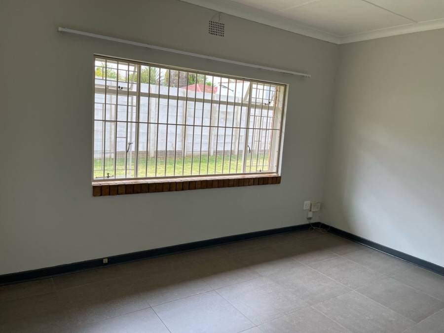 To Let 3 Bedroom Property for Rent in Farrarmere Gauteng