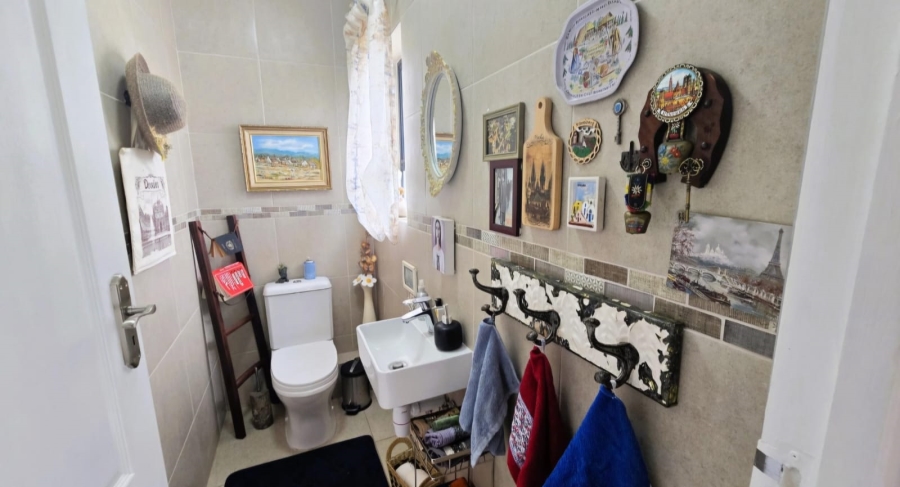 2 Bedroom Property for Sale in Kleinfontein A H Gauteng