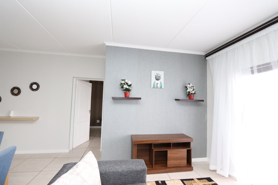 To Let 2 Bedroom Property for Rent in Fourways Gauteng