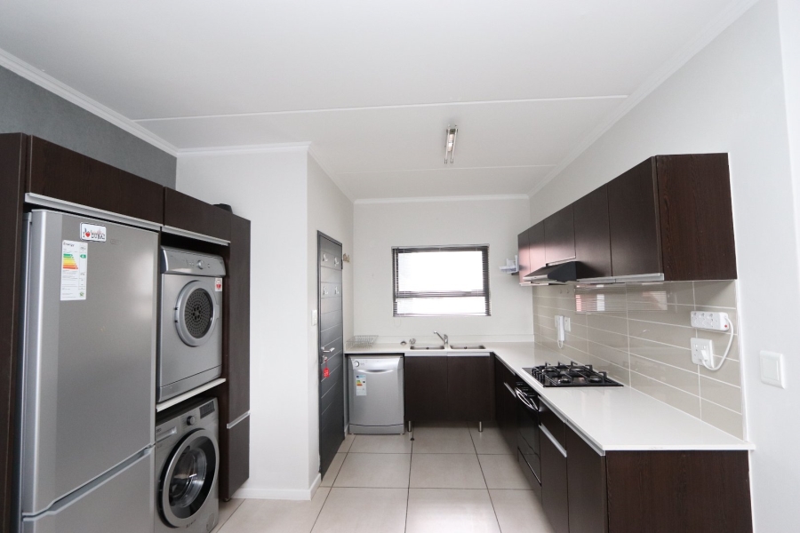 To Let 2 Bedroom Property for Rent in Fourways Gauteng