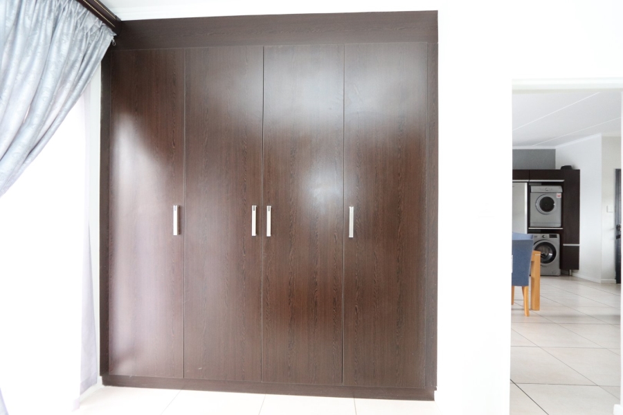 To Let 2 Bedroom Property for Rent in Fourways Gauteng