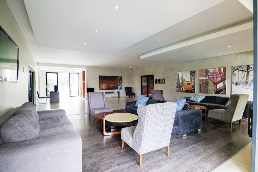 To Let 2 Bedroom Property for Rent in Fourways Gauteng