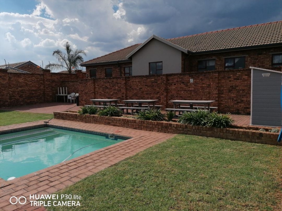 2 Bedroom Property for Sale in Bartlett Gauteng