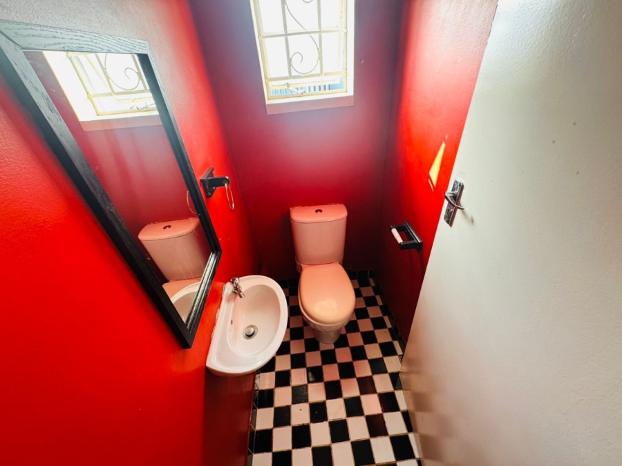 2 Bedroom Property for Sale in Melville Gauteng