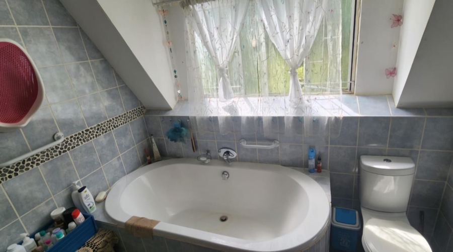 4 Bedroom Property for Sale in Kleinfontein A H Gauteng