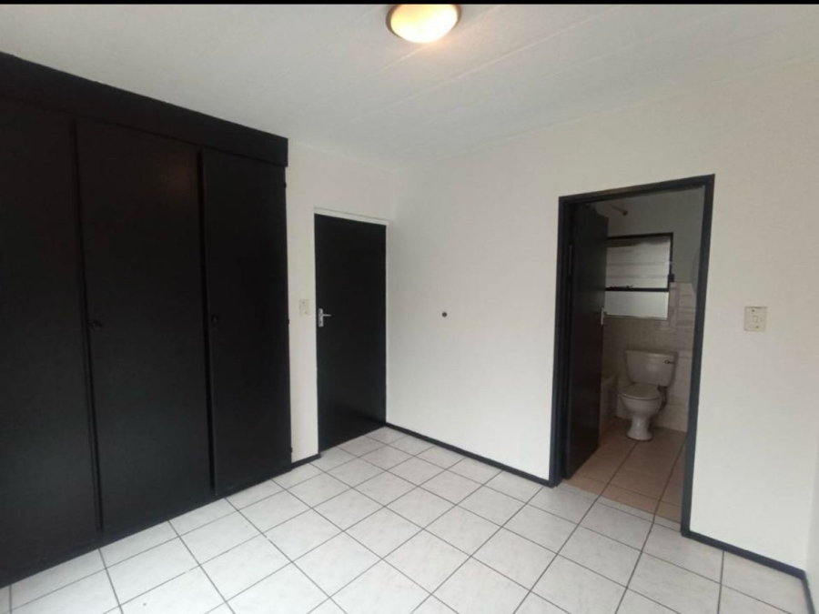 To Let 1 Bedroom Property for Rent in Morningside Ext 40 Gauteng