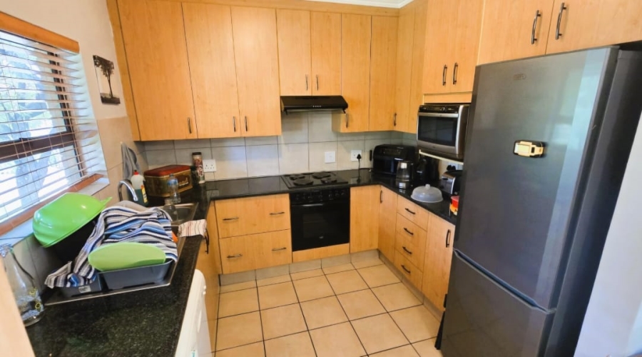 2 Bedroom Property for Sale in Kleinfontein A H Gauteng