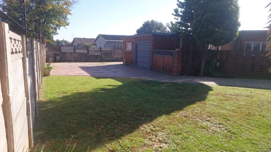 3 Bedroom Property for Sale in Bonaero Park Gauteng