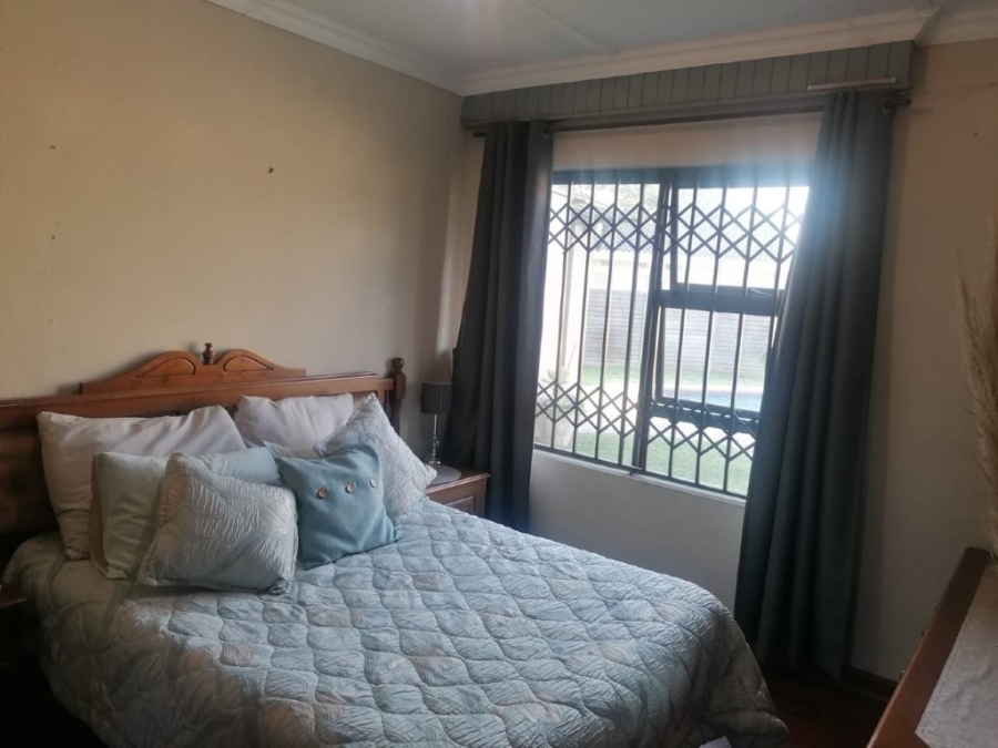 3 Bedroom Property for Sale in Bonaero Park Gauteng