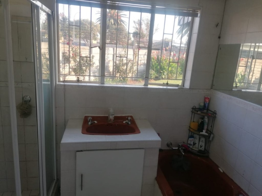 3 Bedroom Property for Sale in Bonaero Park Gauteng