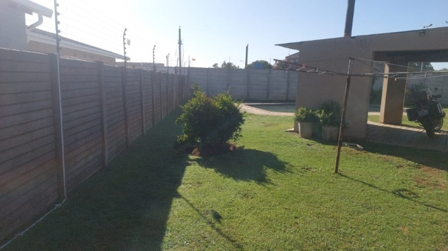 3 Bedroom Property for Sale in Bonaero Park Gauteng