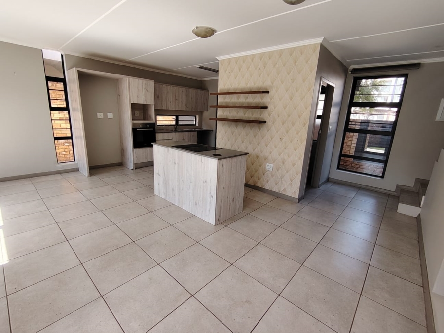 To Let 3 Bedroom Property for Rent in Amberfield Gauteng