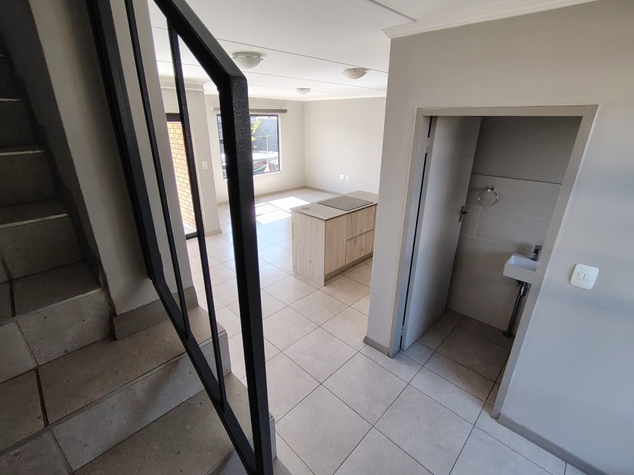 To Let 3 Bedroom Property for Rent in Amberfield Gauteng