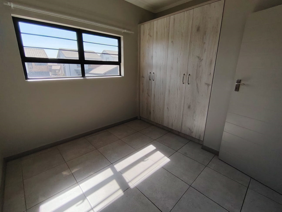To Let 3 Bedroom Property for Rent in Amberfield Gauteng