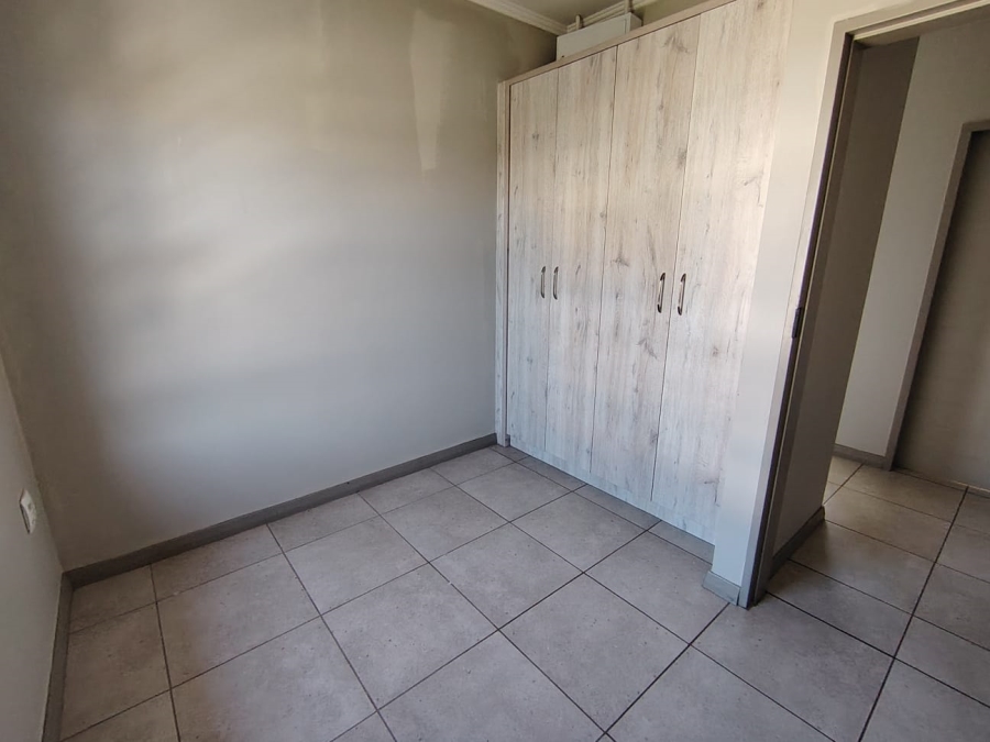 To Let 3 Bedroom Property for Rent in Amberfield Gauteng