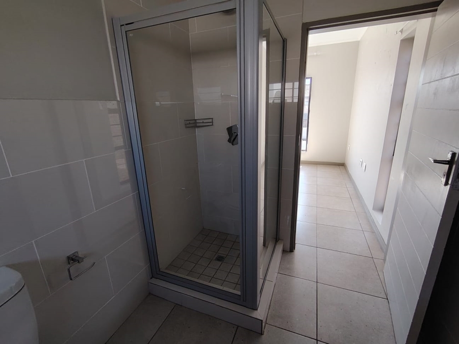 To Let 3 Bedroom Property for Rent in Amberfield Gauteng