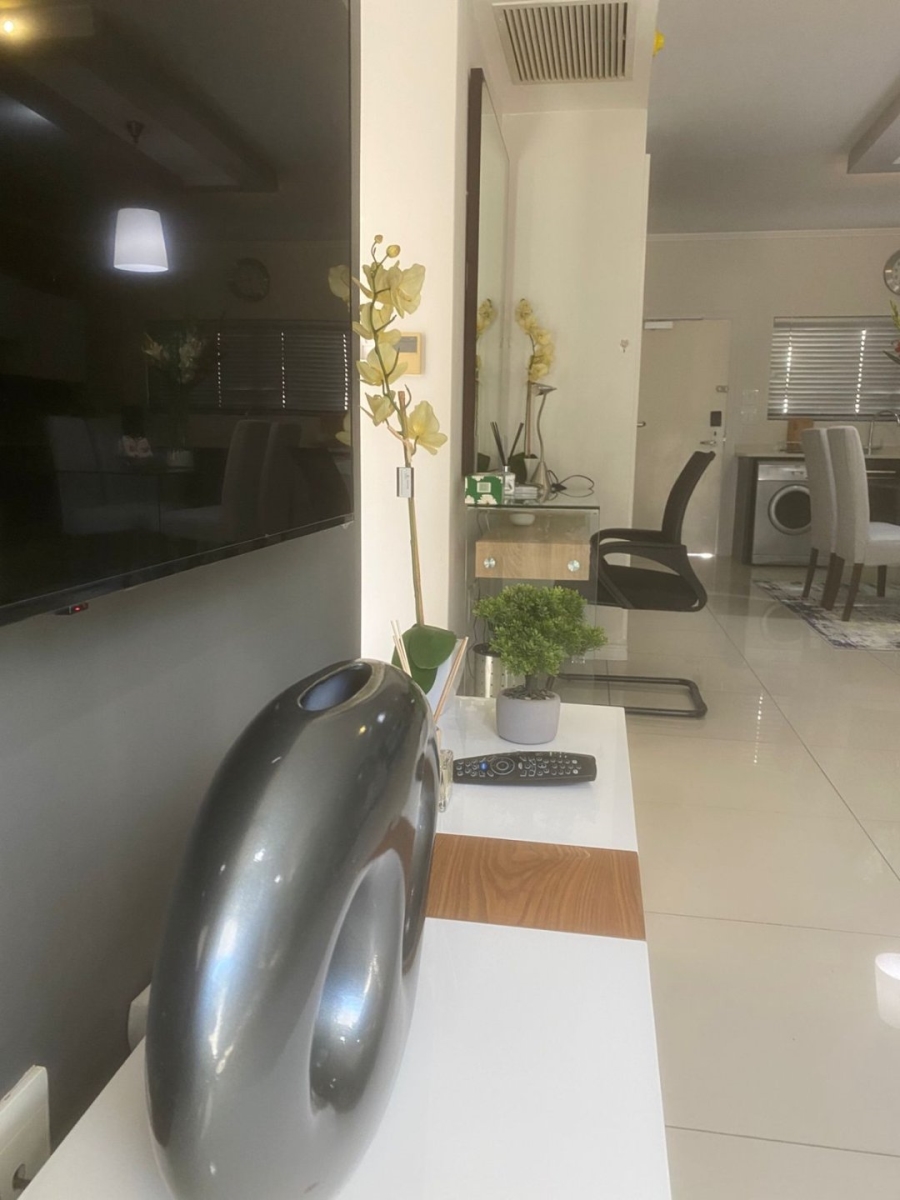 To Let 2 Bedroom Property for Rent in Morningside Gauteng