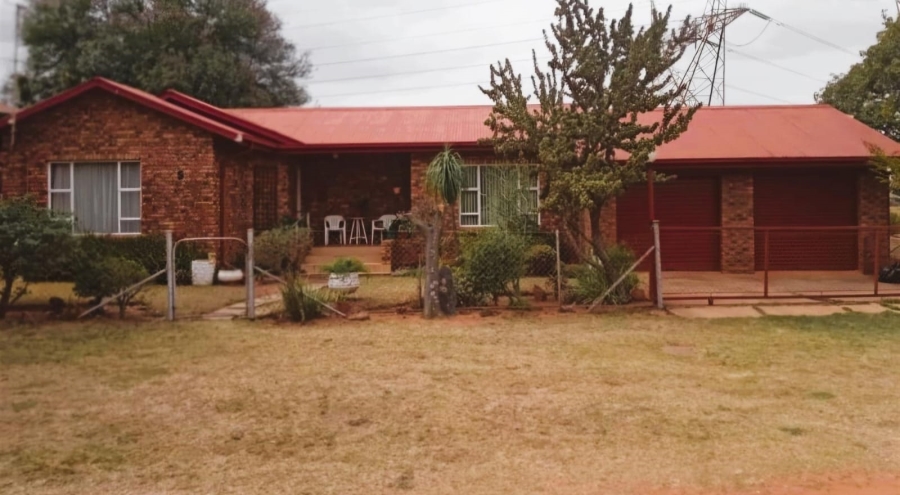 3 Bedroom Property for Sale in Kleinfontein A H Gauteng