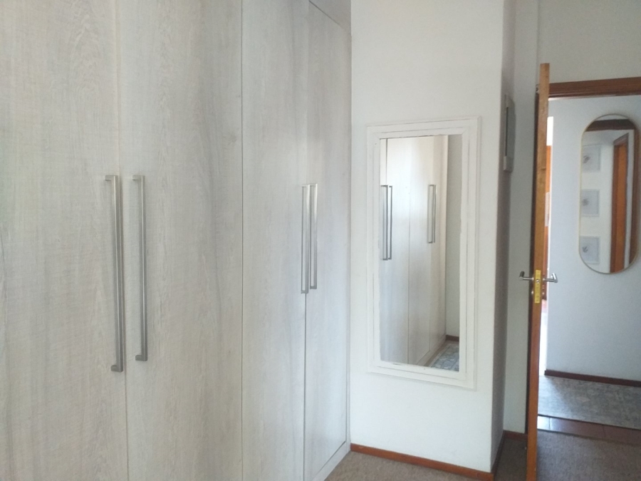 To Let 2 Bedroom Property for Rent in Dunkeld West Gauteng