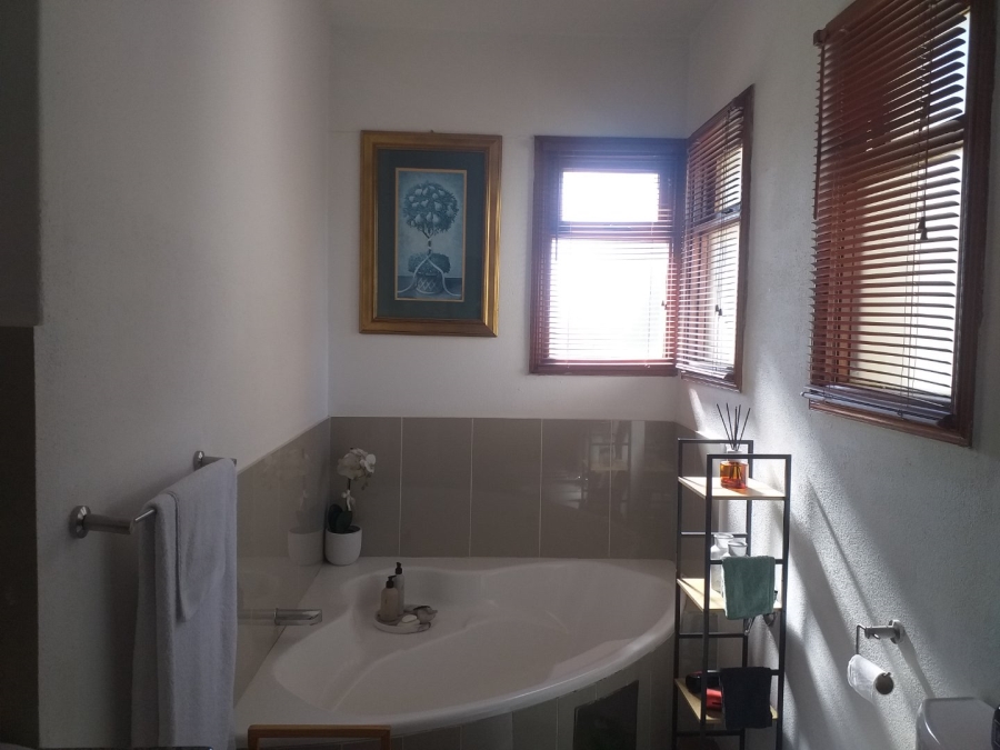 To Let 2 Bedroom Property for Rent in Dunkeld West Gauteng