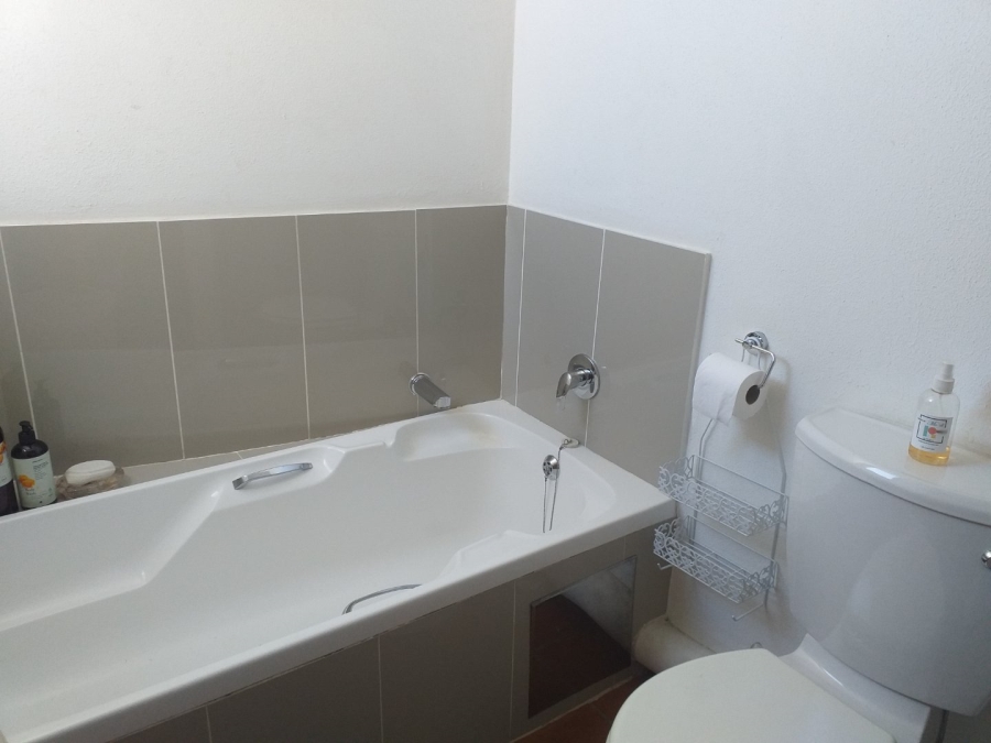 To Let 2 Bedroom Property for Rent in Dunkeld West Gauteng